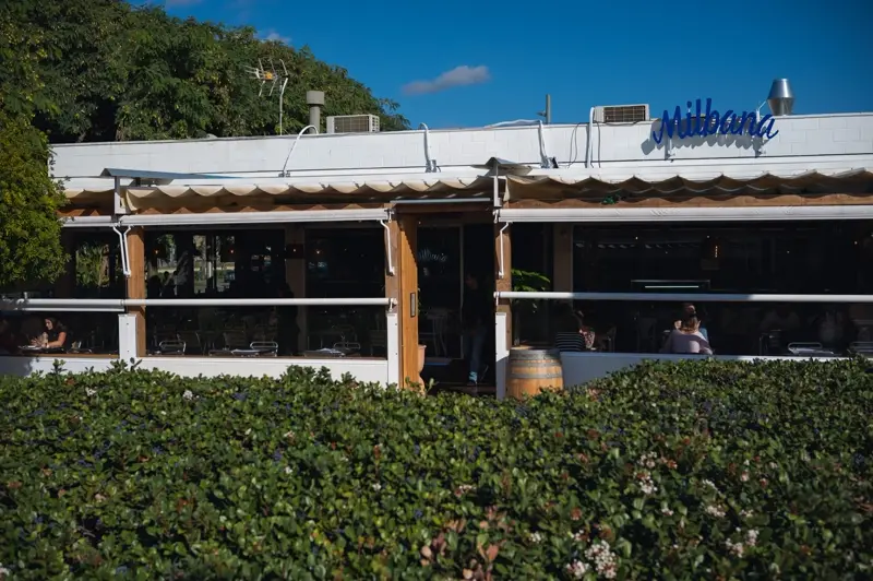 Terrassa i menjars de Milbana, brunch a peu de mar